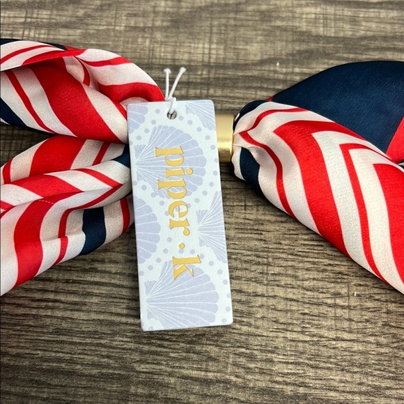 Piper K | Adjustable Necklace Scarf - Picture 3 of 10